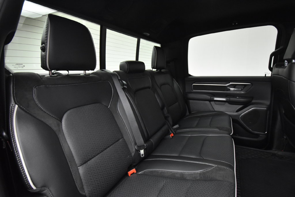 Used 2025 RAM 1500 Laramie AWD/4WD image 19