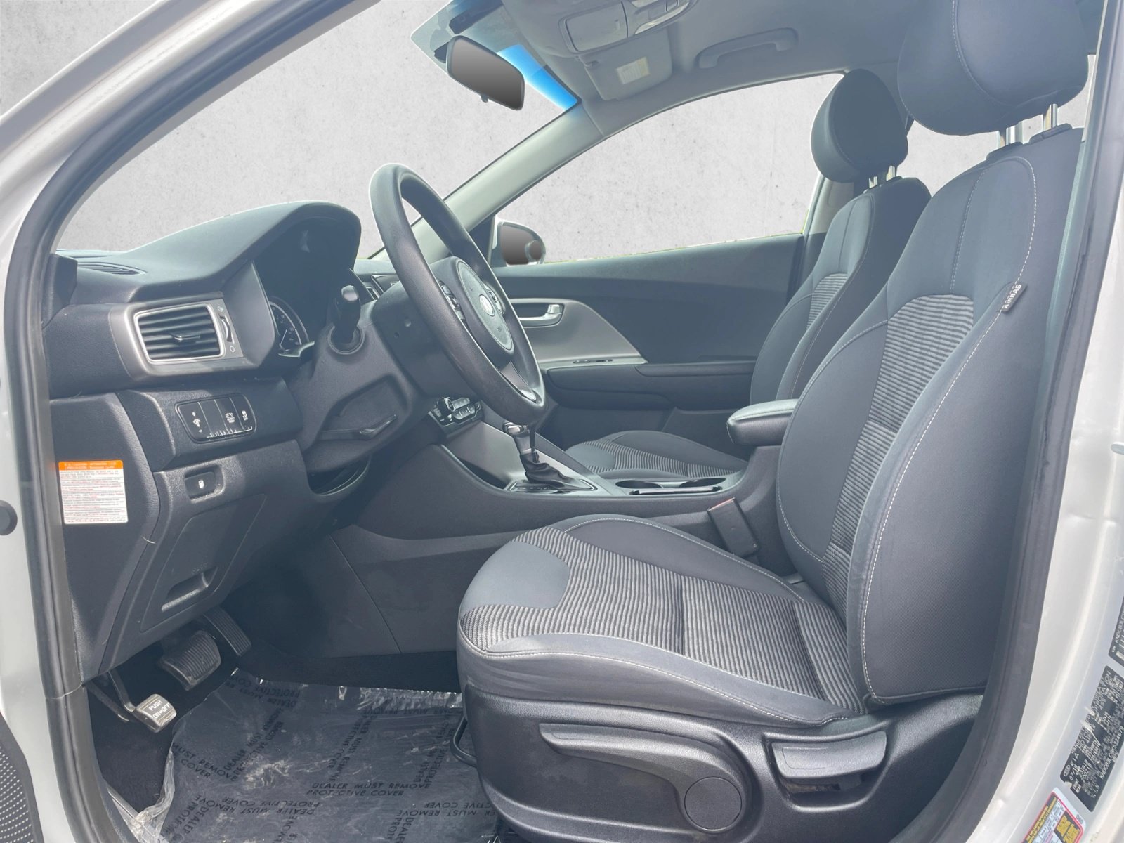 Used 2019 Kia Niro LX FWD image 11