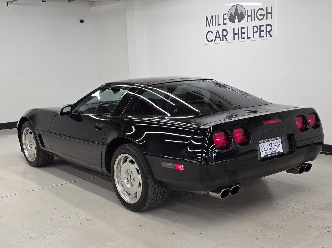 Used 1995 Chevrolet Corvette Coupe RWD image 16