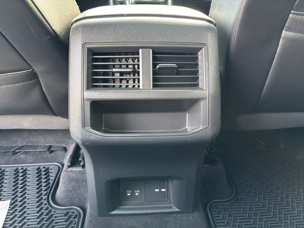 Used 2021 Volkswagen Atlas Cross Sport SE image 27