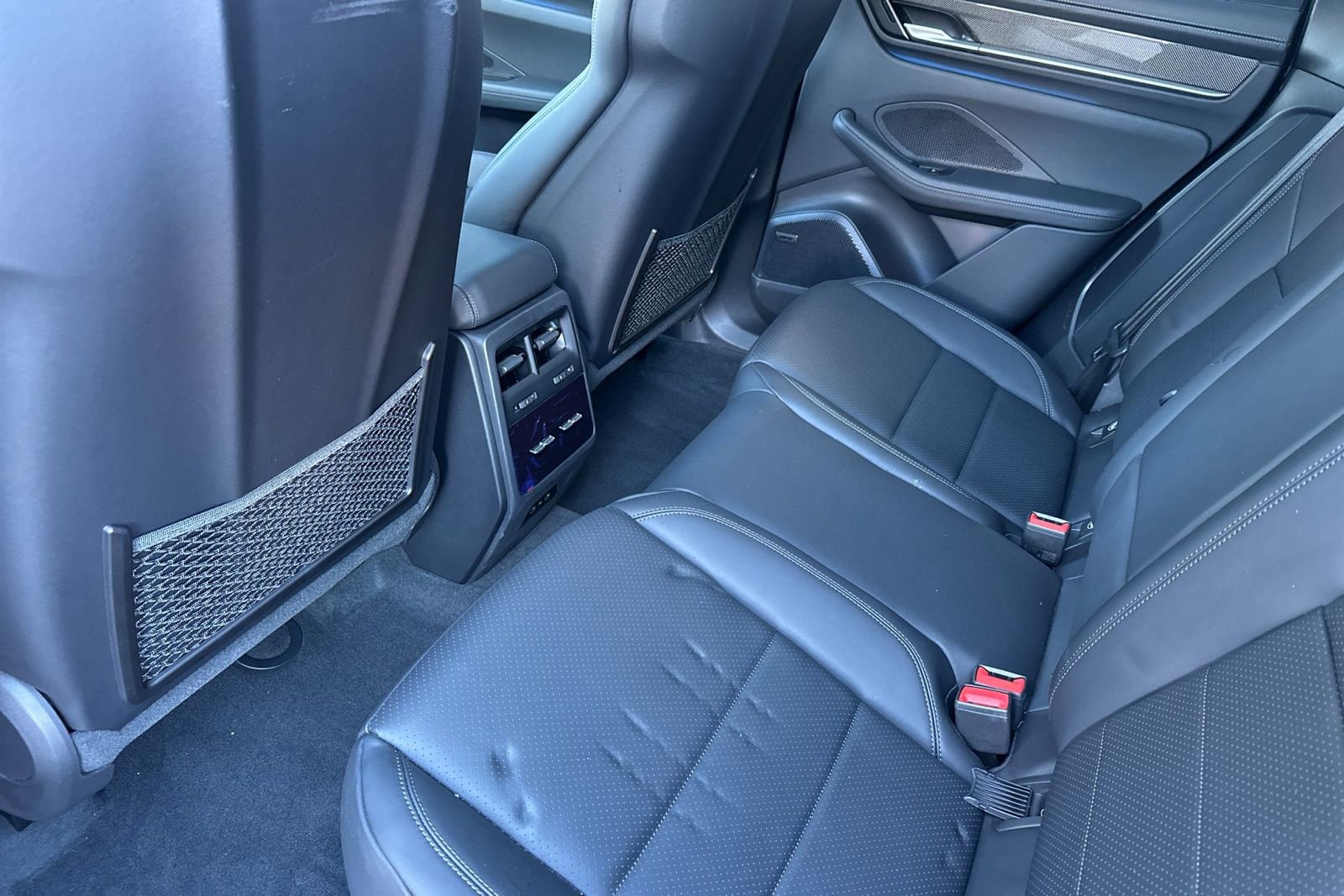 Certified 2025 Porsche Macan 4 Electric image 15