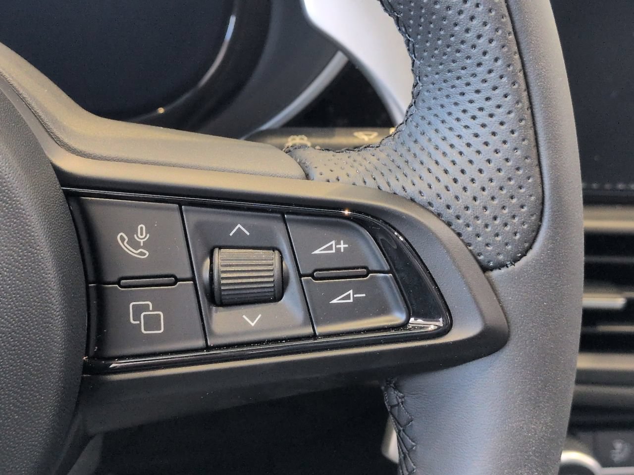 New 2026 Alfa Romeo Giulia w/ Driving Assist Package RWD image 20