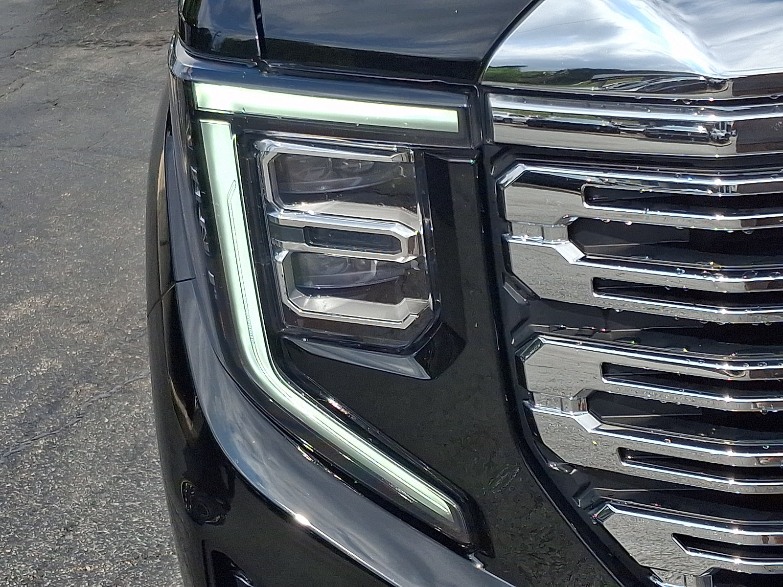 Used 2026 GMC Sierra 1500 Denali w/ Denali Reserve Package AWD/4WD image 9