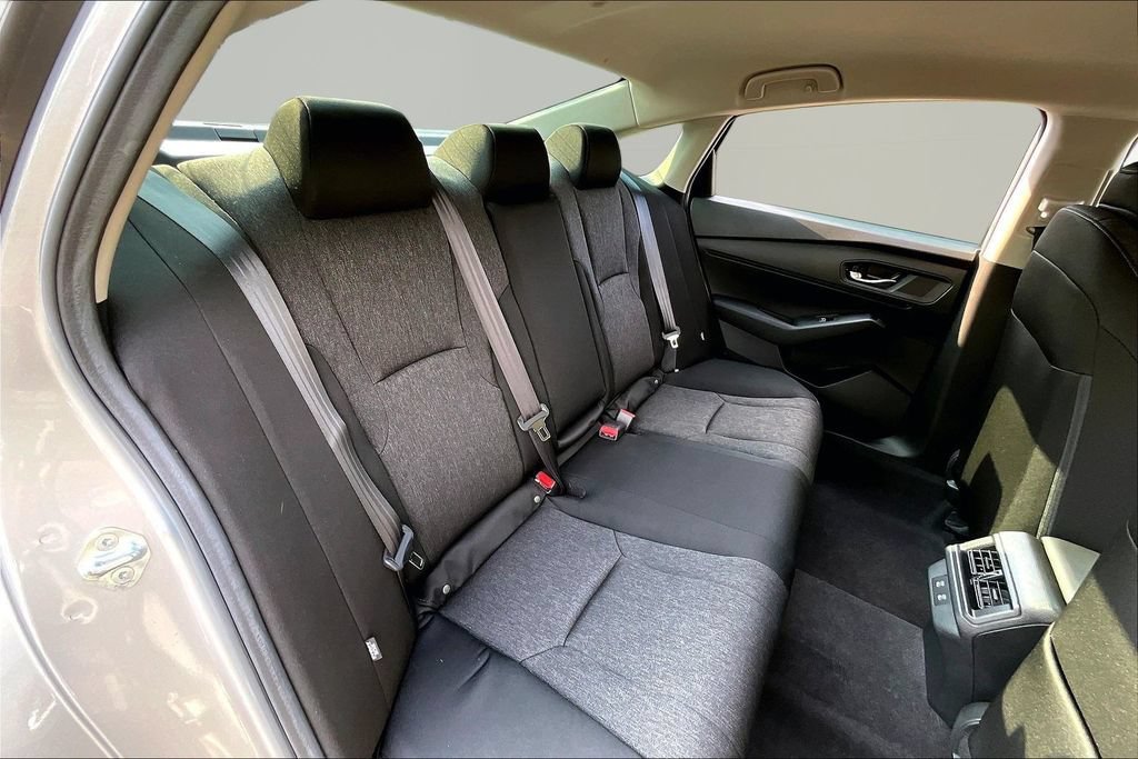 Used 2025 Honda Accord LX image 19