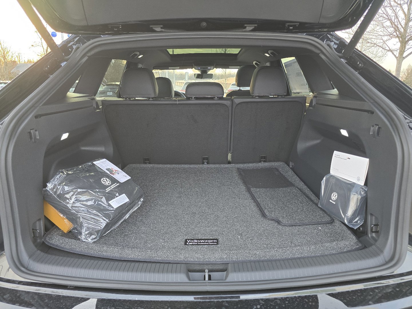 New 2026 Volkswagen Atlas Cross Sport SE image 12