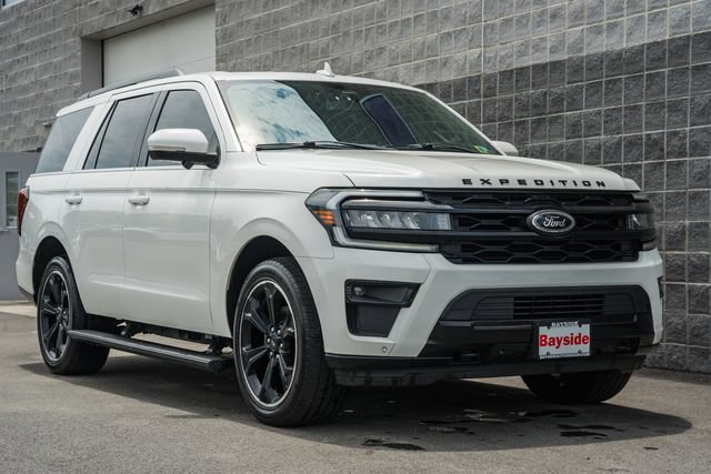 Used 2024 Ford Expedition Limited AWD/4WD image 2