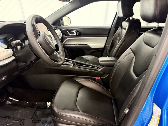 Used 2024 Jeep Compass Limited image 9