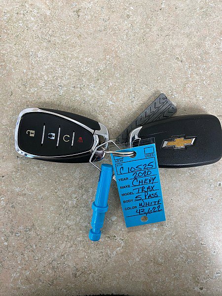 Used 2020 Chevrolet Trax LT w/ LT Convenience Package image 27