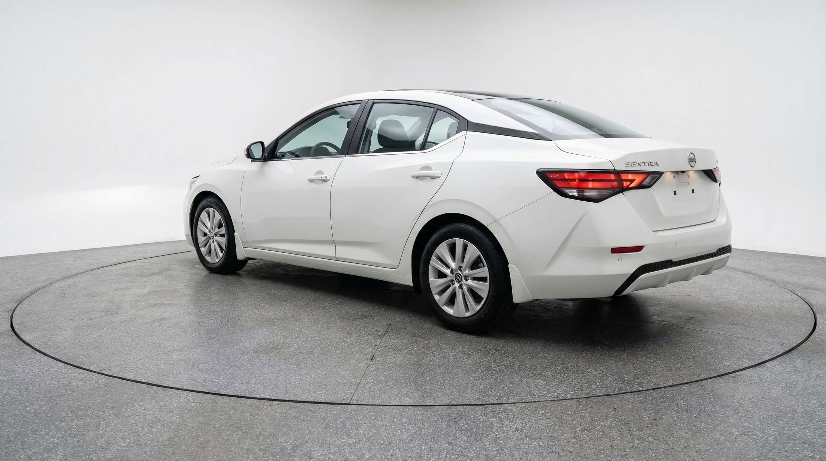 Used 2025 Nissan Sentra S image 6