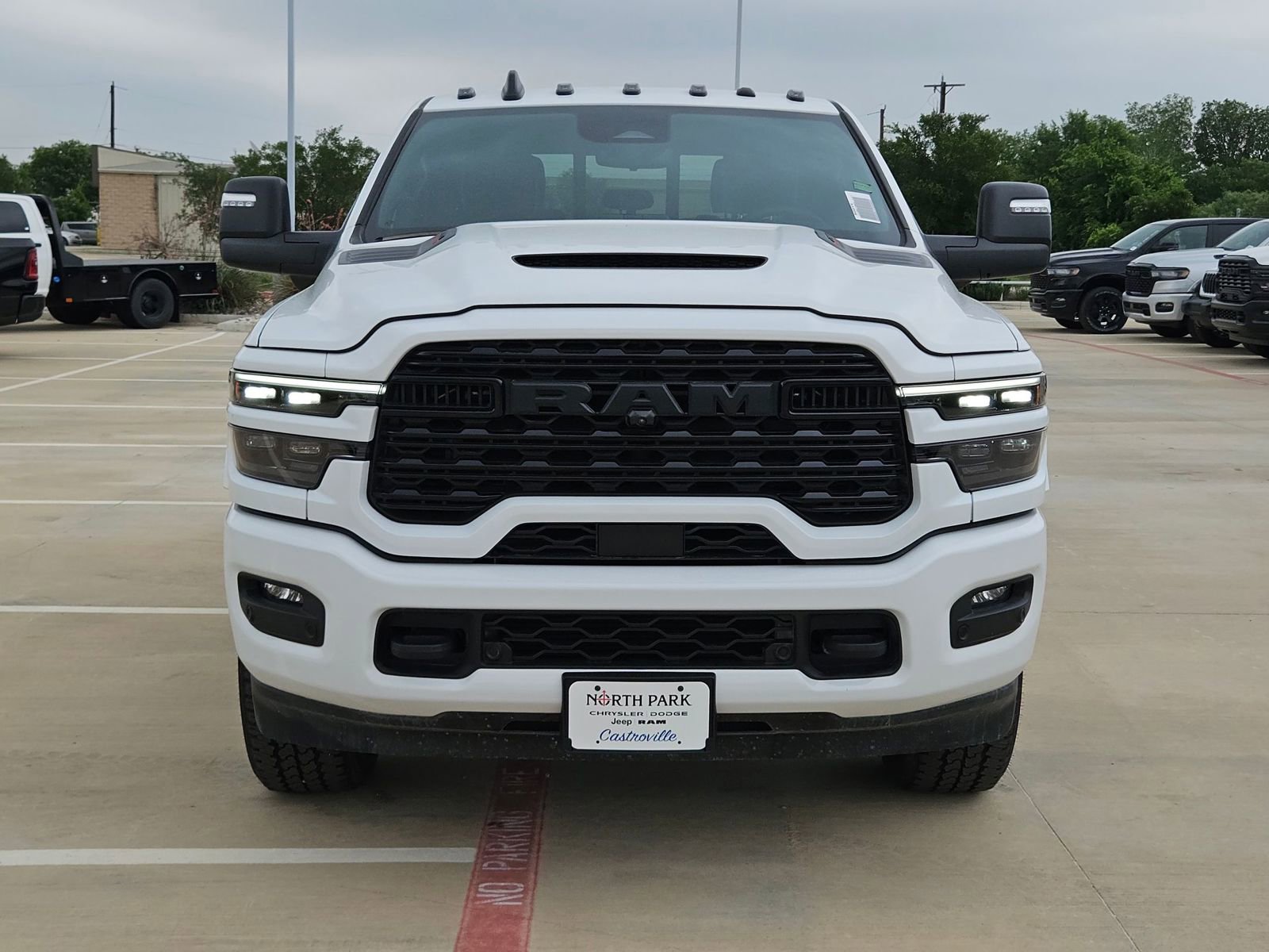 New 2026 RAM 2500 Limited AWD/4WD image 8