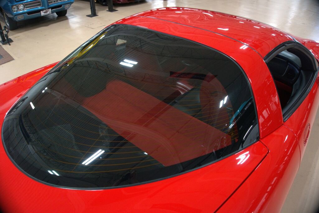 Used 2000 Chevrolet Corvette Coupe w/ Roof Pkg image 21