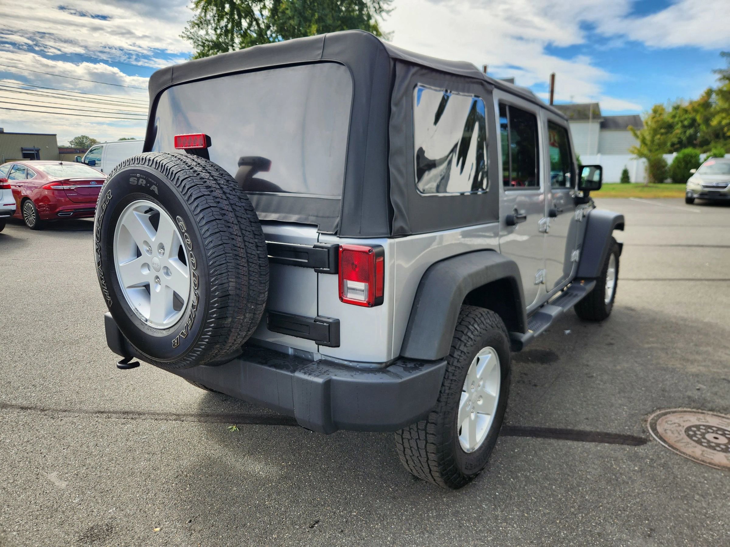 Used 2018 Jeep Wrangler Unlimited Sport S AWD/4WD image 14