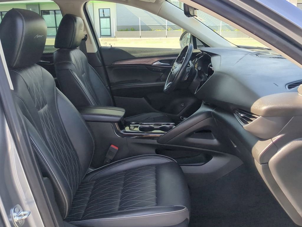 Used 2021 Buick Envision Avenir w/ Technology Package II FWD image 32
