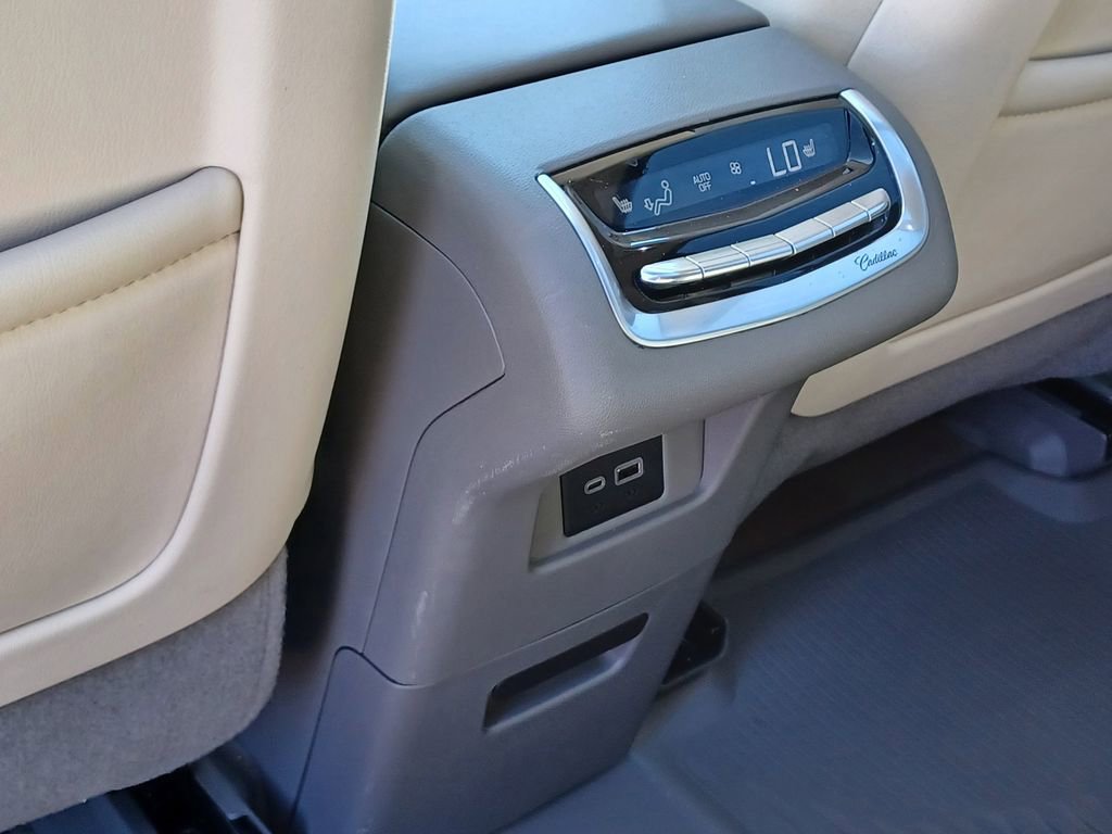 Used 2025 Cadillac XT6 Premium Luxury w/ LPO, Floor Liner Package AWD/4WD image 34