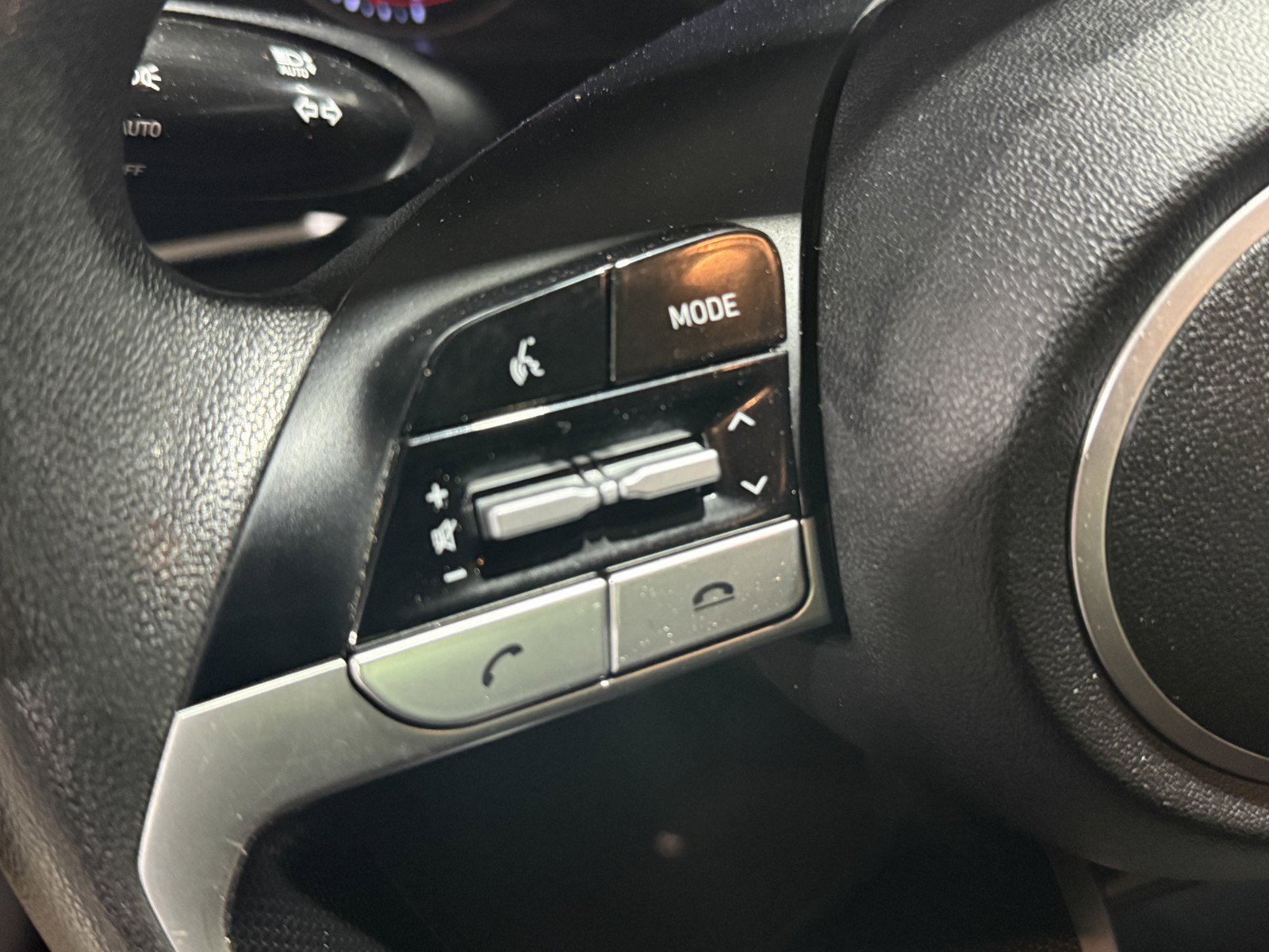 Used 2023 Hyundai Elantra SEL FWD image 17