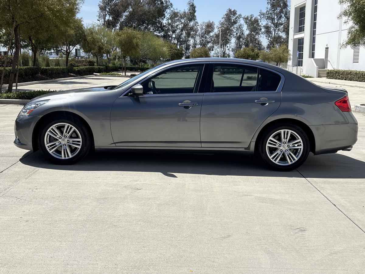 Used 2011 INFINITI G37 Journey w/ Premium Pkg RWD image 6