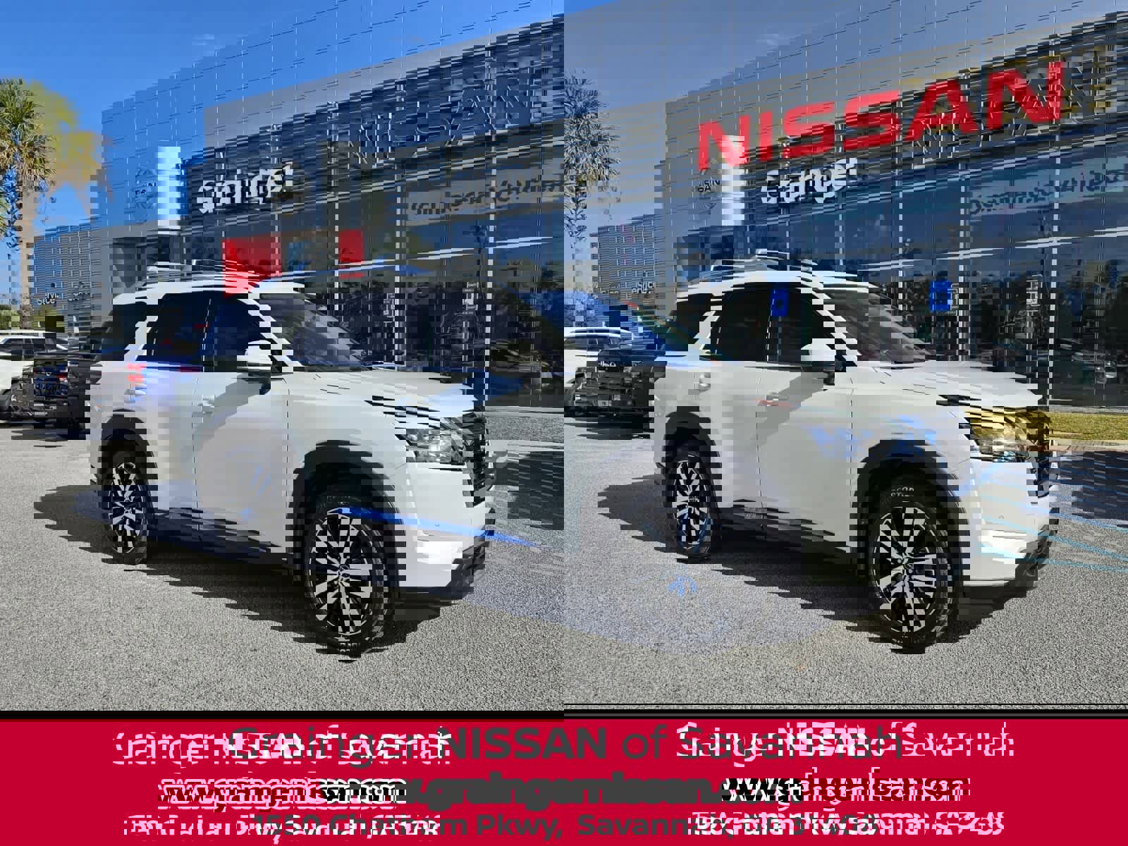 Used 2024 Nissan Pathfinder Platinum w/ Cargo Package image 1