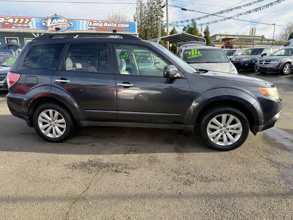 Used 2013 Subaru Forester 2.5X Premium w/ All-Weather Plus Pkg AWD/4WD image 7