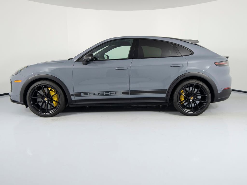 Certified 2022 Porsche Cayenne Turbo GT AWD/4WD image 2