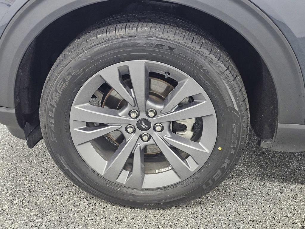 Used 2022 Ford Explorer XLT w/ Equipment Group 202A AWD/4WD image 8