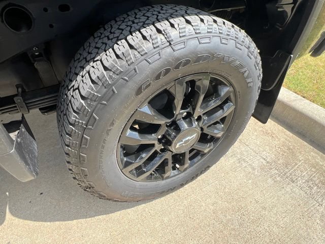 Used 2026 Chevrolet Silverado 2500 Custom w/ Custom Convenience Package AWD/4WD image 10