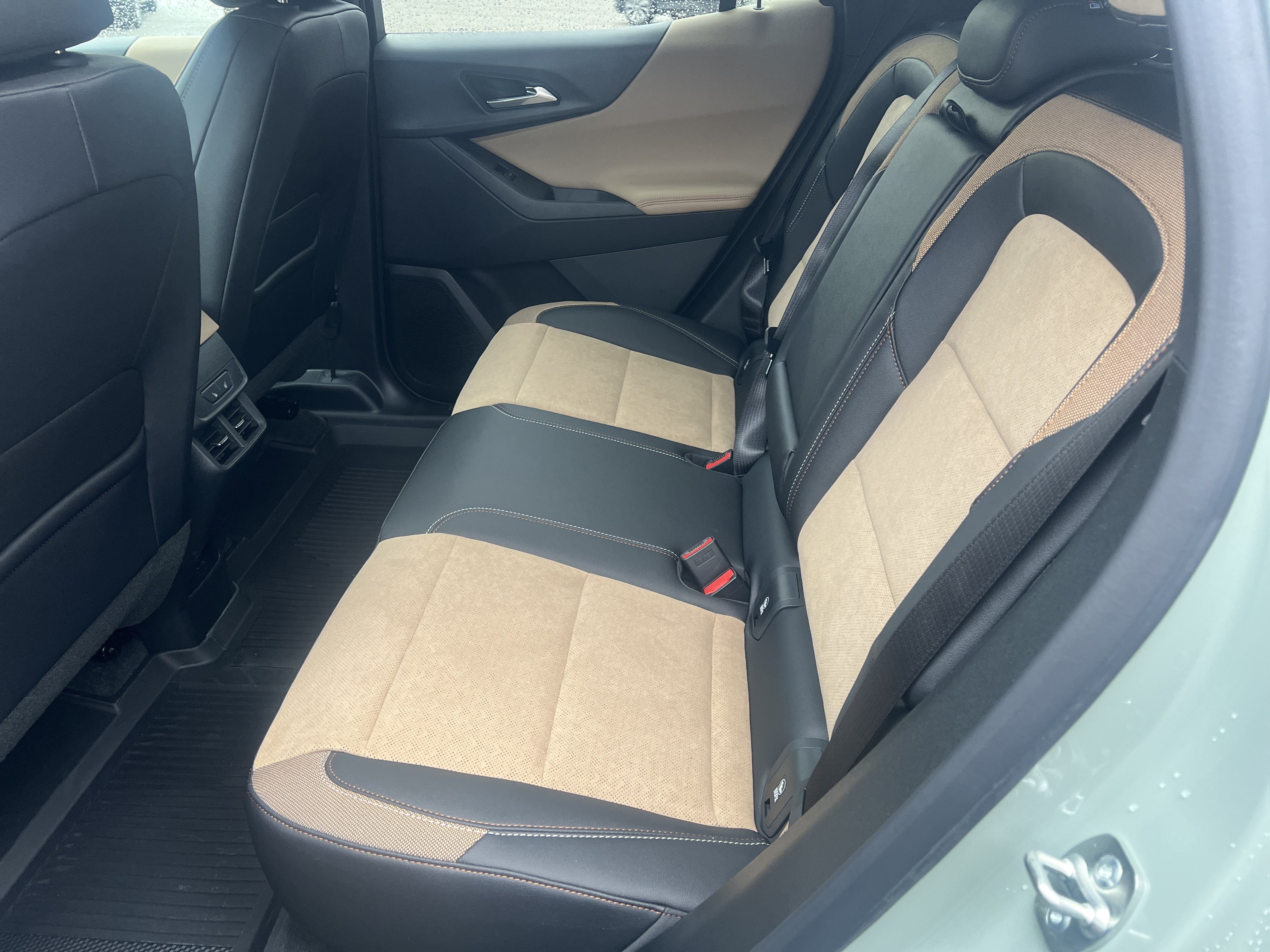 Certified 2026 Chevrolet Equinox ACTIV w/ Convenience Package III AWD/4WD image 12
