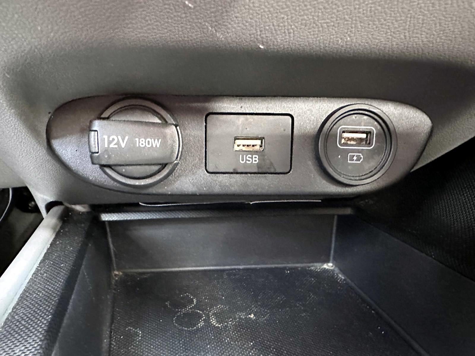 Used 2023 Hyundai Elantra SE FWD image 23