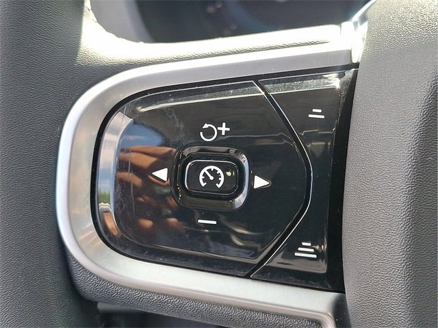 Certified 2023 Volvo XC60 B6 Ultimate w/ Protection Package Premier image 21