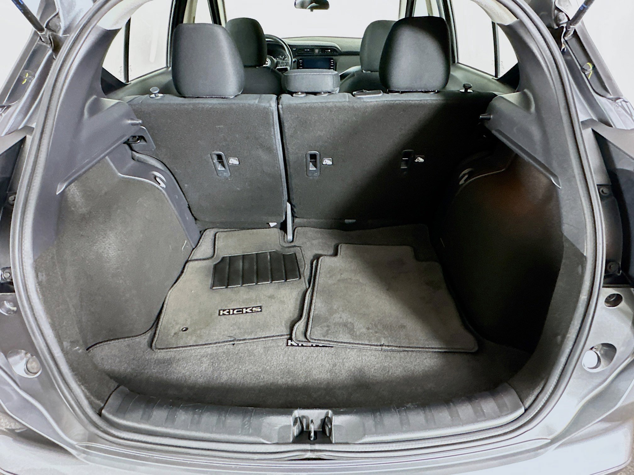 Used 2023 Nissan Kicks SV image 25