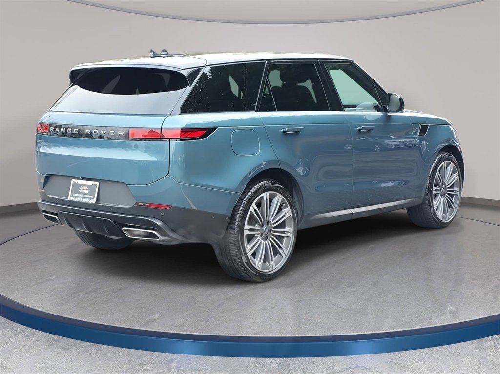Used 2024 Land Rover Range Rover Sport SE image 5