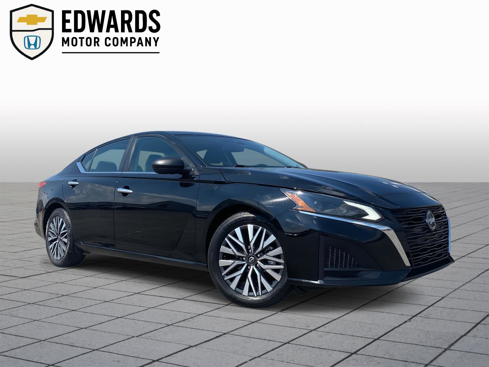 Used 2024 Nissan Altima 2.5 SV