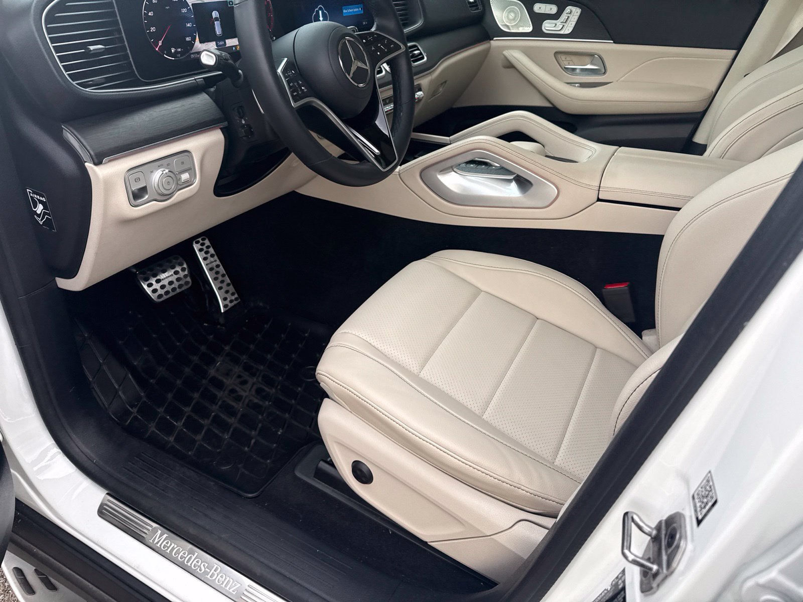 Used 2024 Mercedes-Benz GLE 350 4MATIC image 9