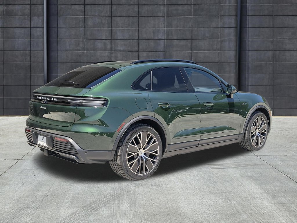 New 2026 Porsche Macan Electric RWD image 8