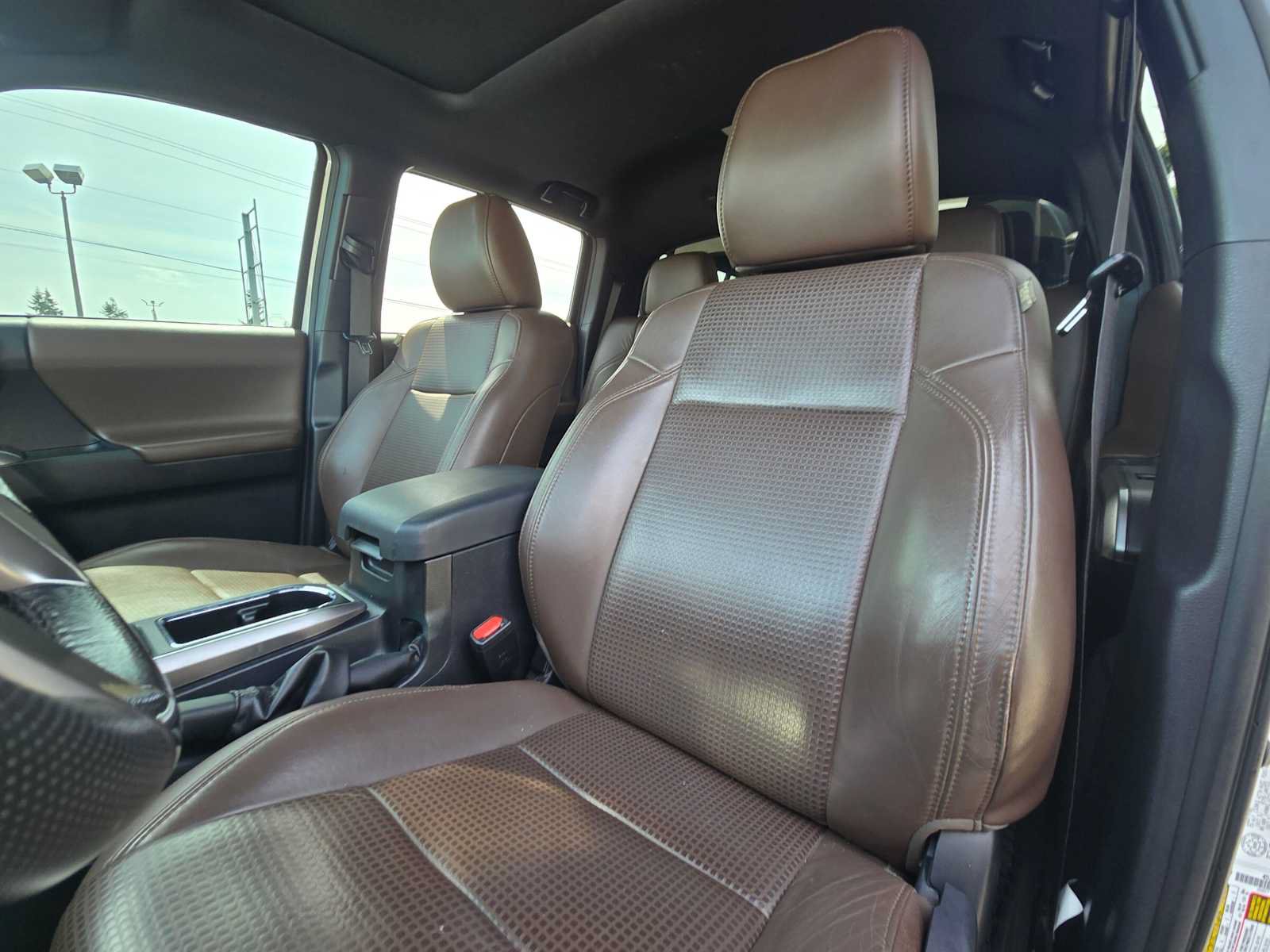 Used 2019 Toyota Tacoma Limited AWD/4WD image 22