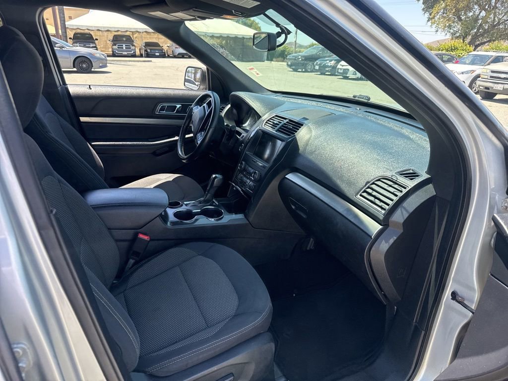 Used 2019 Ford Explorer XLT w/ Equipment Group 201A FWD image 23