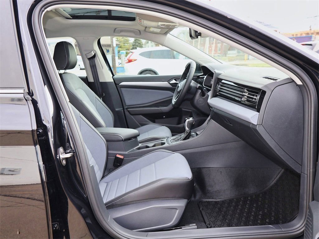 New 2026 Volkswagen Jetta SE FWD image 26