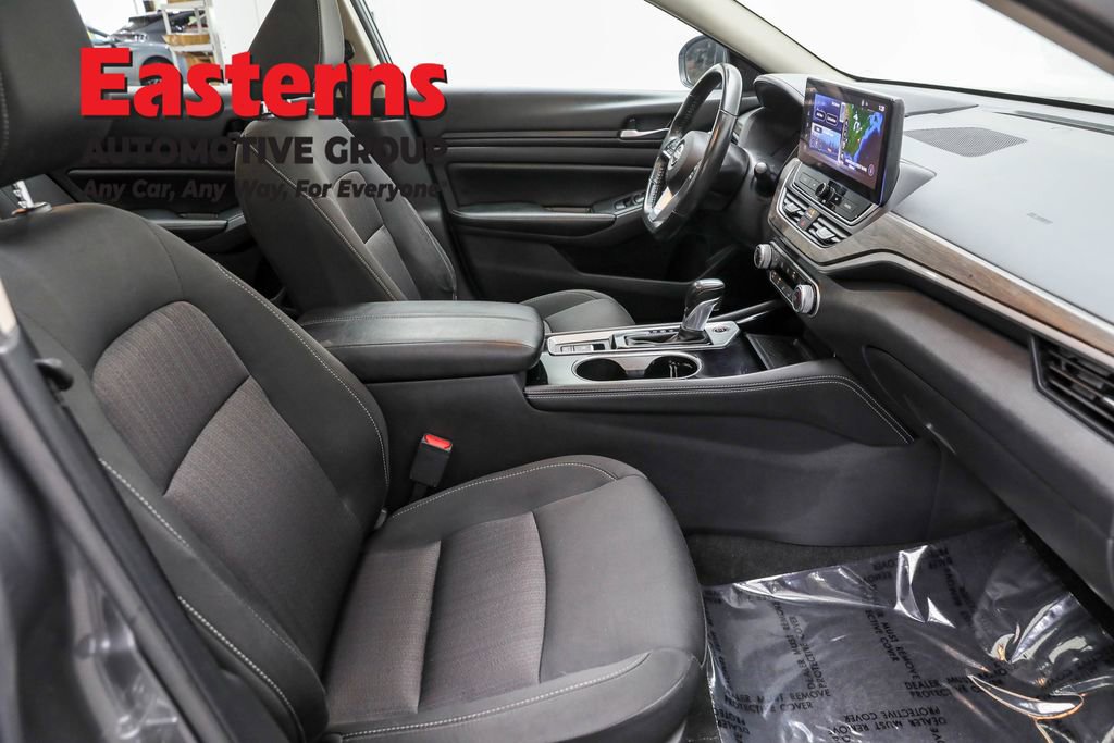 Used 2024 Nissan Altima 2.5 SV w/ SV Premium Package image 23