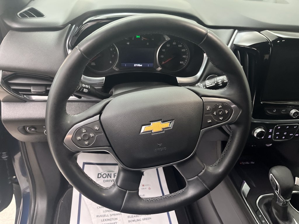 Used 2023 Chevrolet Traverse LT FWD image 16