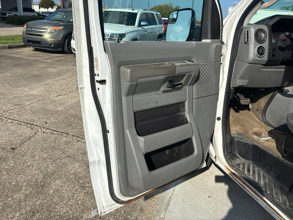Used 2012 Ford E-350 and Econoline 350 XLT RWD image 12