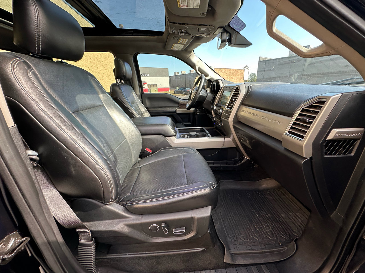 Used 2017 Ford F250 Lariat w/ Lariat Ultimate Package AWD/4WD image 11