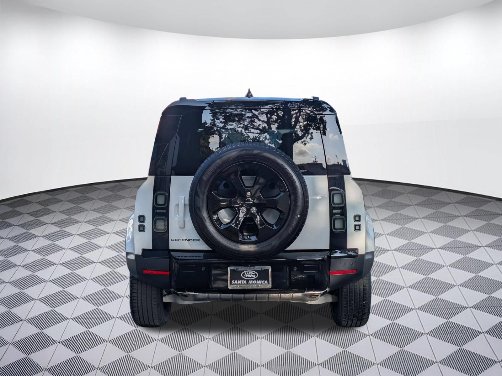 New 2026 Land Rover Defender 110 S AWD/4WD image 4