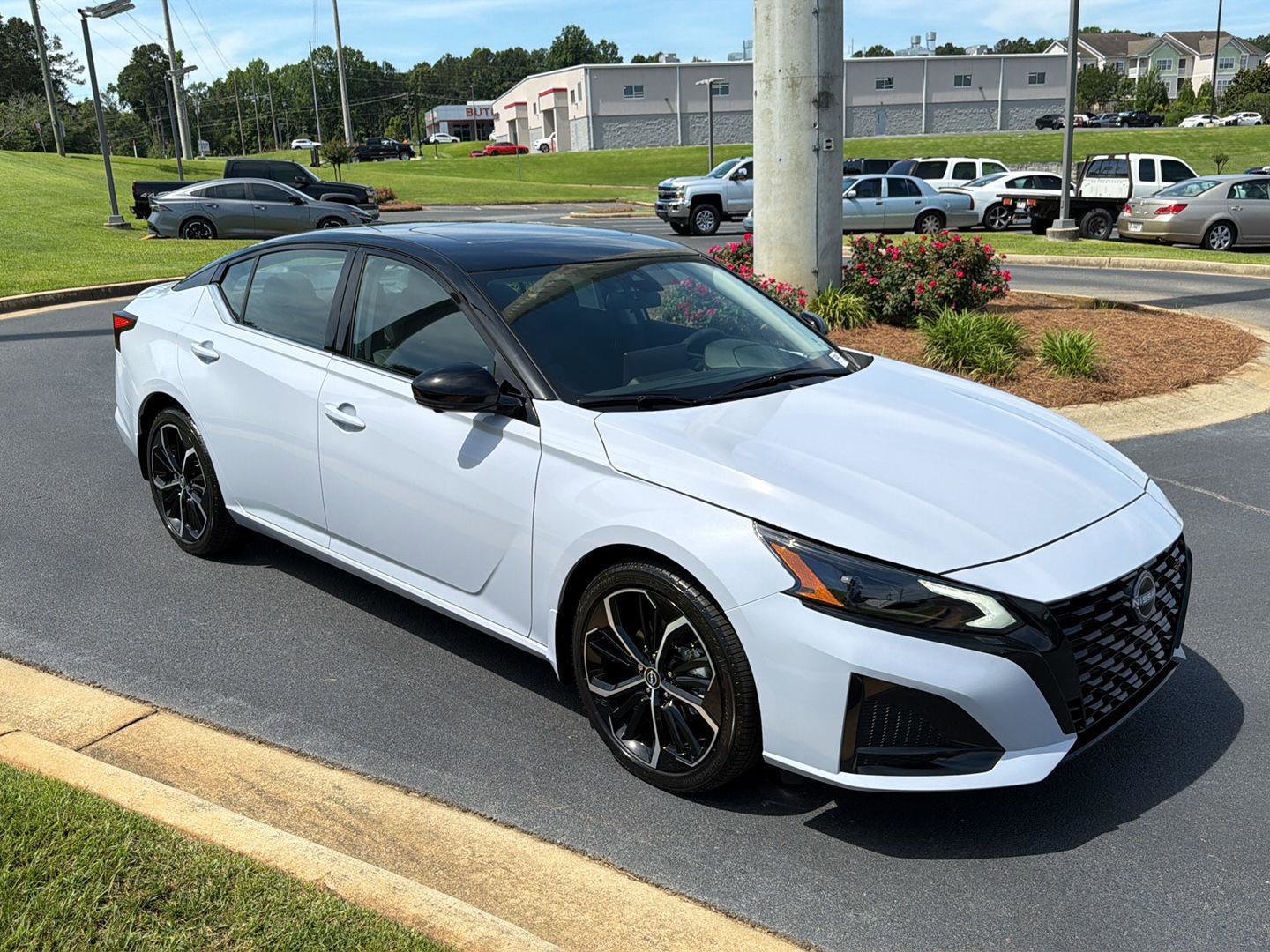 New 2026 Nissan Altima 2.5 SR w/ SR Premium Package FWD image 8