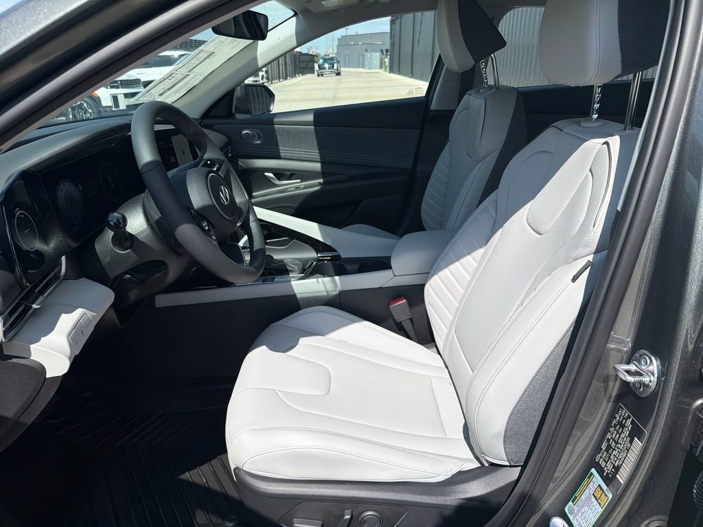 New 2026 Hyundai Elantra Limited FWD image 15