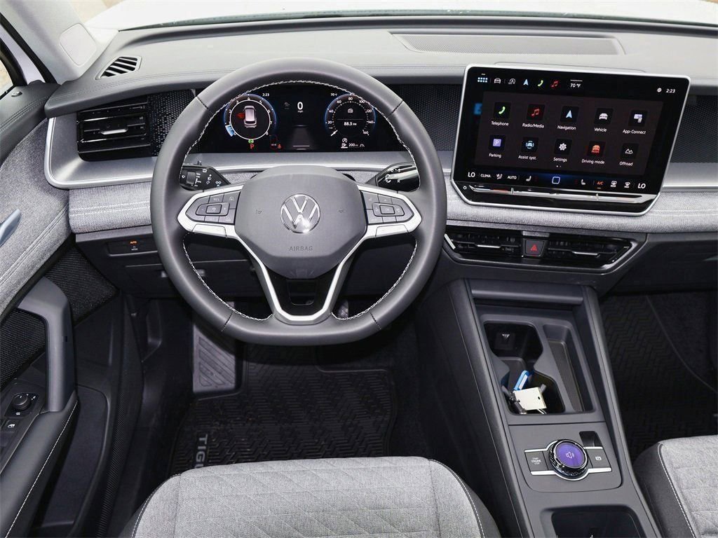 New 2025 Volkswagen Tiguan S image 17