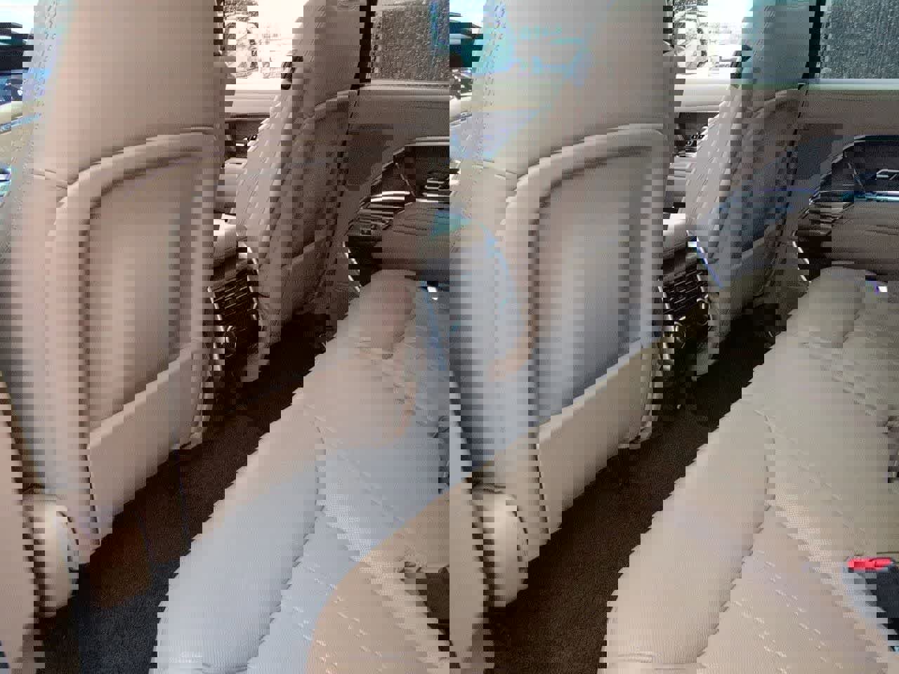 Used 2023 Land Rover Range Rover SE image 18