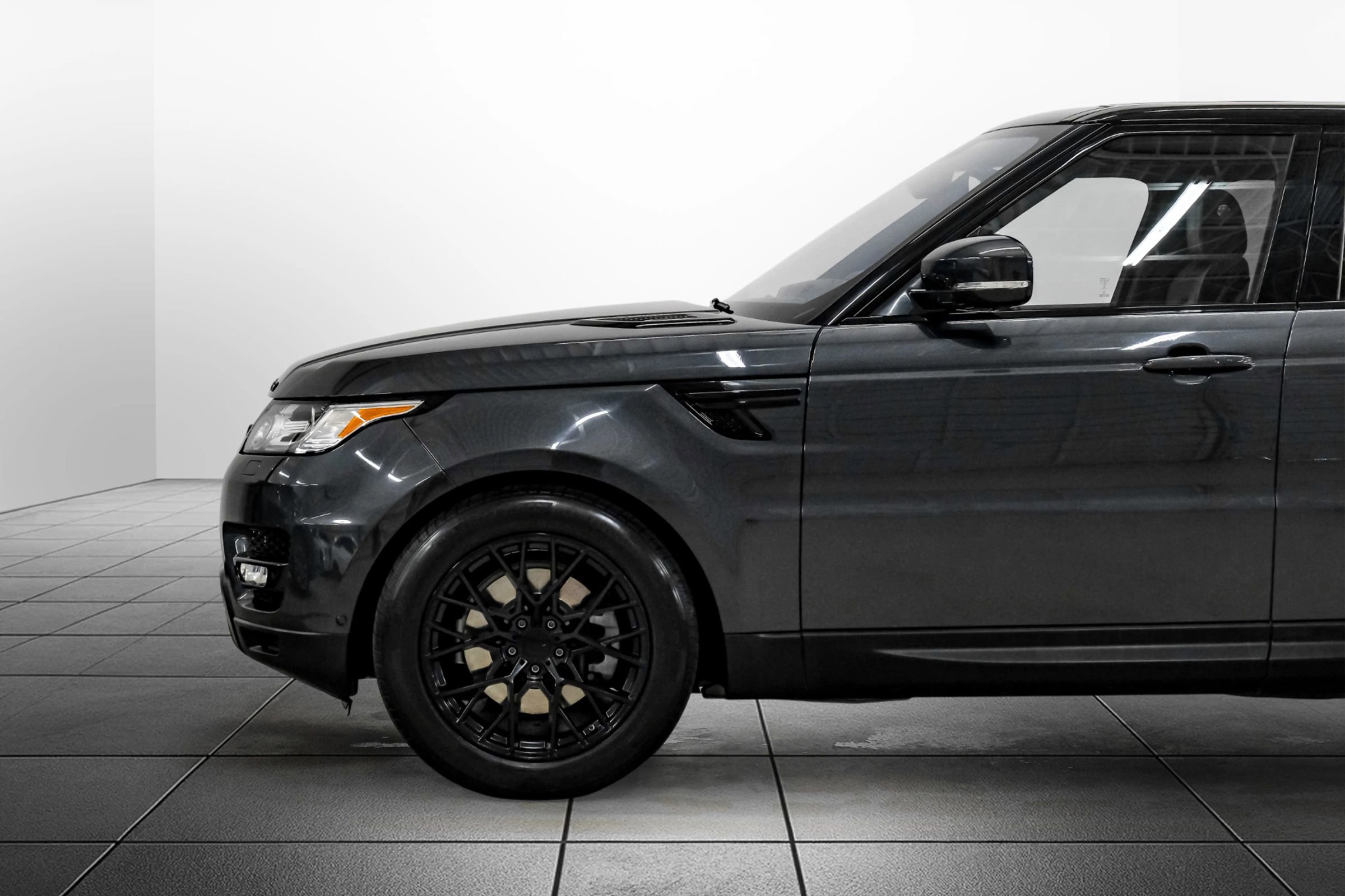 Used 2017 Land Rover Range Rover Sport HSE image 13