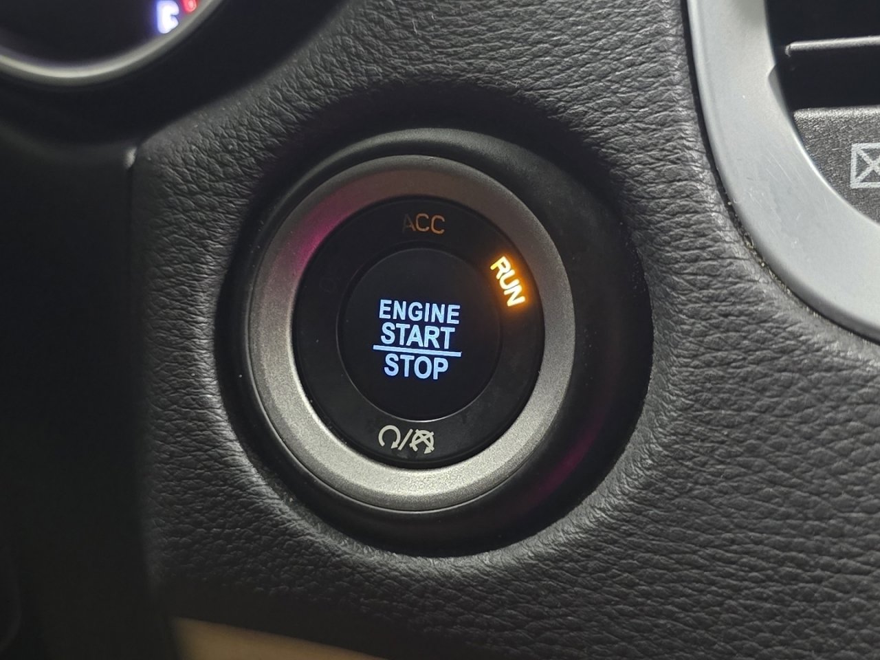 Used 2019 Dodge Durango SXT image 28