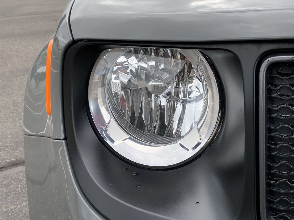 Used 2021 Jeep Renegade Trailhawk w/ Sun & Sound Group image 9