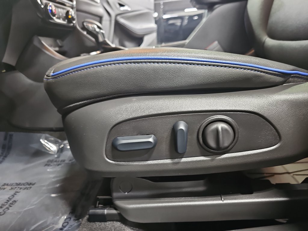 Used 2025 Buick Encore GX Sport Touring w/ Experience Buick Package AWD/4WD image 35
