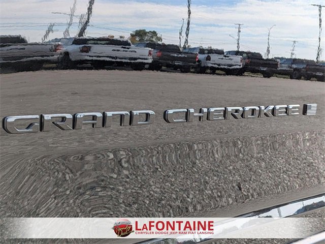 New 2025 Jeep Grand Cherokee Altitude image 10